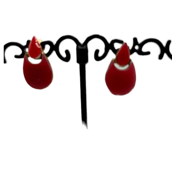 Red Doorknocker Enamel Earrings! - Picture 3 of 11